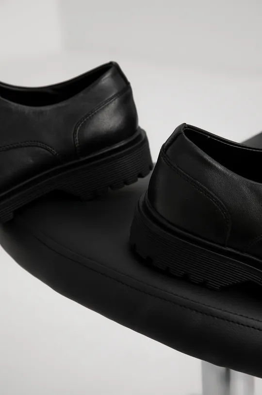 Δερμάτινα κλειστά παπούτσια Answear Lab  Πάνω μέρος: Φυσικό δέρμα Εσωτερικό: Συνθετικό ύφασμα, Υφαντικό υλικό, Φυσικό δέρμα Σόλα: Συνθετικό ύφασμα