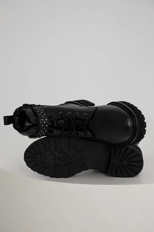 Шкіряні черевики Answear Lab  Халяви: Натуральна шкіра Внутрішня частина: Синтетичний матеріал Підошва: Синтетичний матеріал