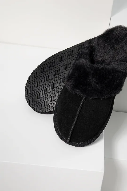 Semišové papuče Answear Lab <p> Zvršok: Semiš Vnútro: Textil Podrážka: Syntetická látka</p>