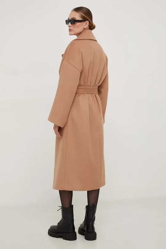 Шерстяное пальто Answear Lab Основной материал: 50% Полиэстер, 50% Шерсть Подкладка: 100% Полиэстер