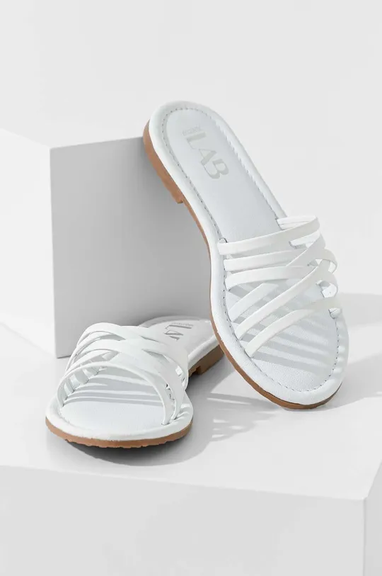 Δερμάτινες παντόφλες Answear Lab X limited collection BE SHERO λευκό