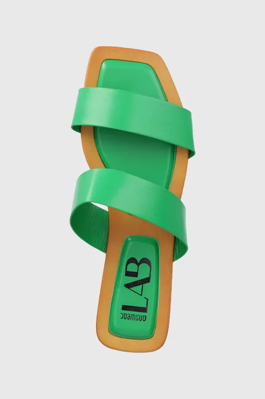 zielony Answear Lab klapki X kolekcja limitowana BE SHERO