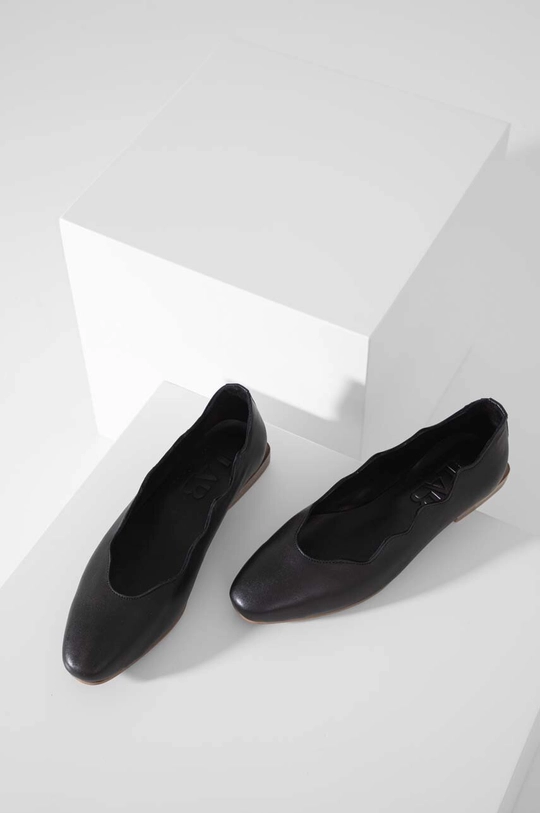 Answear Lab balerrine in pelle nero