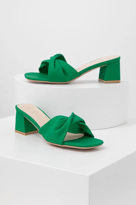 Παντόφλες Answear Lab X limited collection BE SHERO πράσινο
