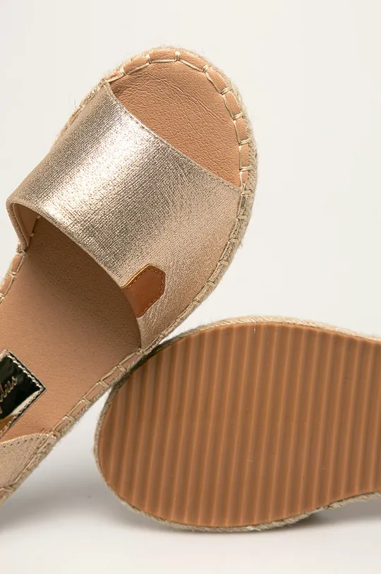 zlatá Answear - Sandále Moda