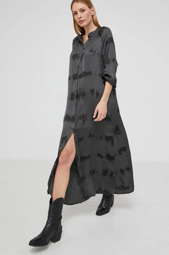 Answear Lab Sukienka z jedwabiem czarny