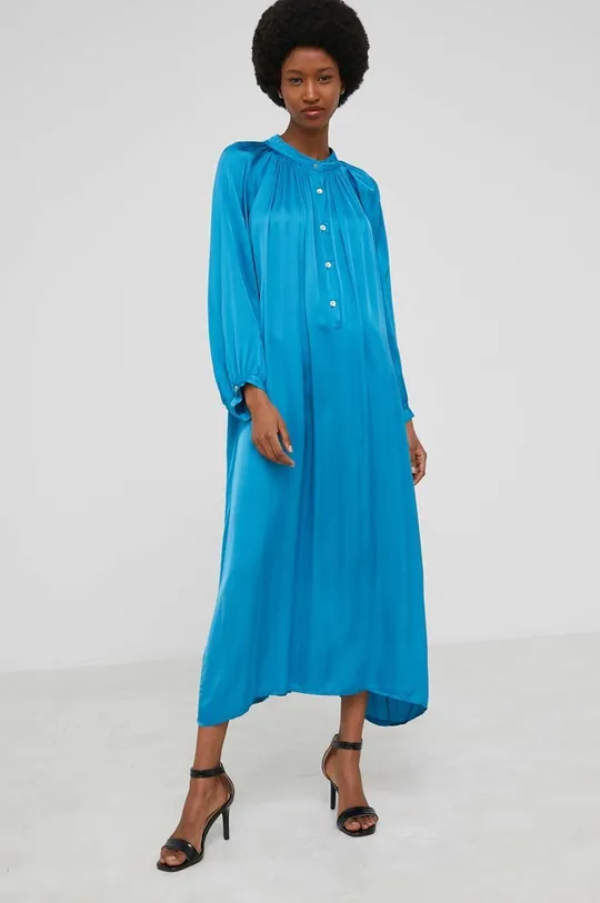 Hodvábne šaty Answear Lab modrá