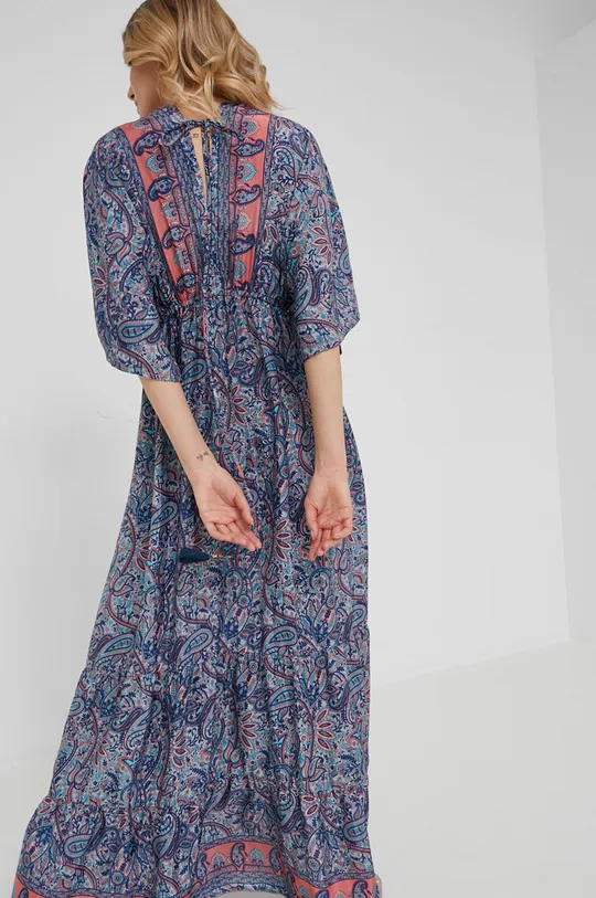 Svilena haljina Answear Lab x limitirana festivalska kolekcija Be Brave  70% Pamuk, 30% Viskoza