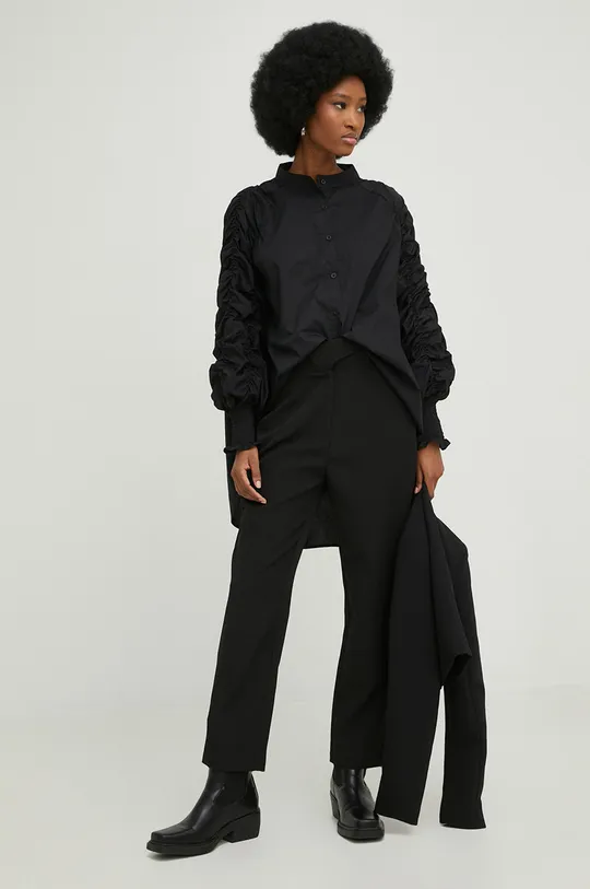 Βαμβακερό πουκάμισο Answear Lab  X limited collection SISTERHOOD μαύρο