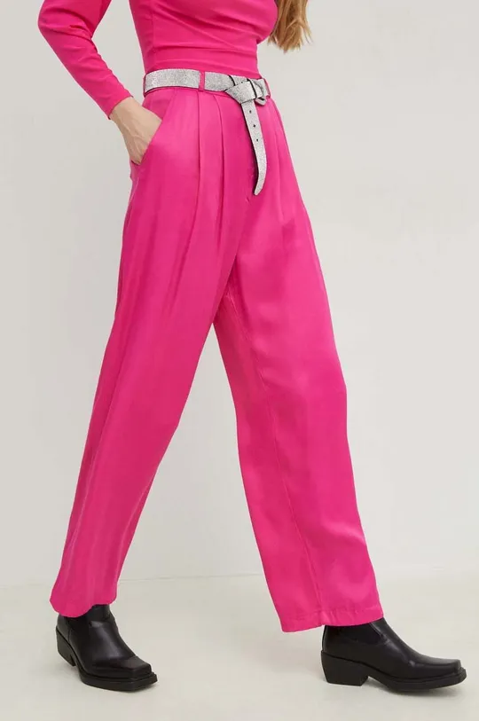 Answear Lab spodnie X kolekcja limitowana SISTERHOOD różowy