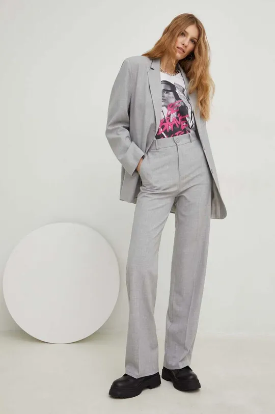 Kalhoty Answear Lab X limitovaná kolekce SISTERHOOD šedá