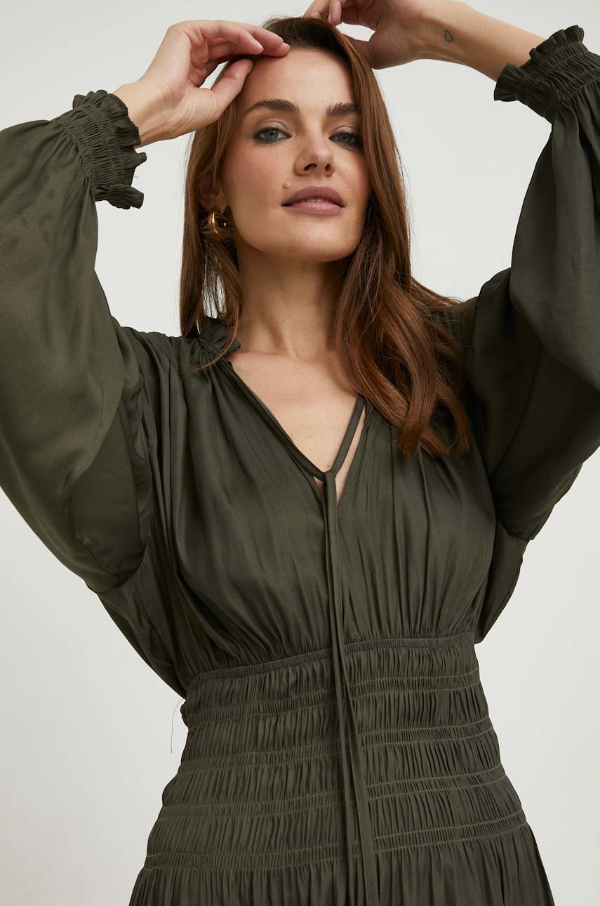 Answear Lab sukienka kolor zielony midi rozkloszowana