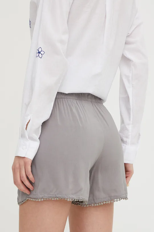 Kratke hlače Answear Lab  100 % Viskoza