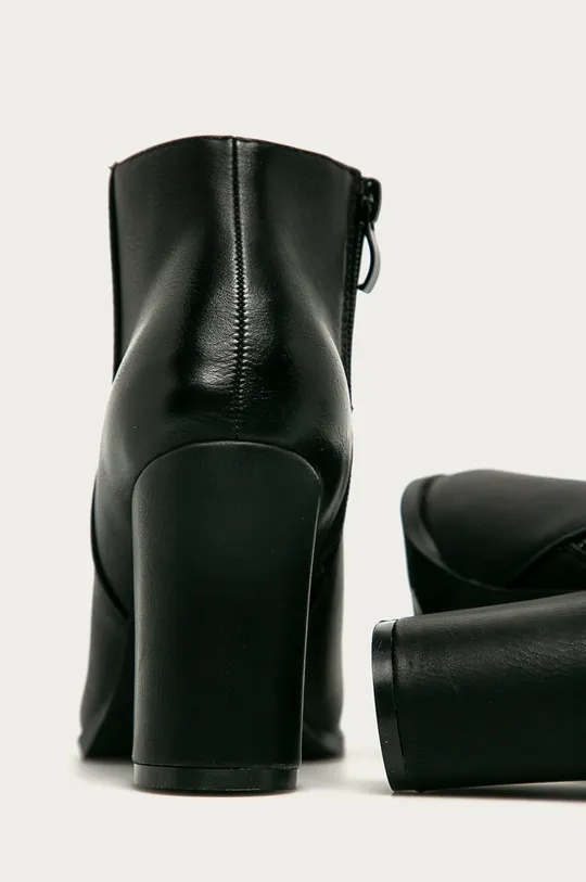 Answear - Členkové topánky R and B  Zvršok: Syntetická látka Vnútro: Textil Podrážka: Syntetická látka