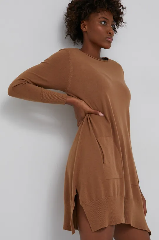 Answear Lab - Sukienka z domieszką wełny brązowy