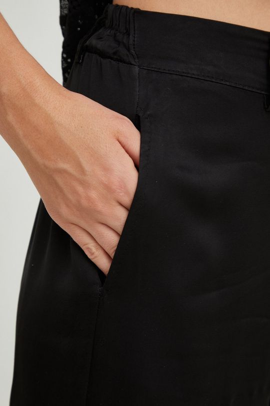 Answear Lab spodnie z jedwabiem Silk Blend
hand Wash Damski