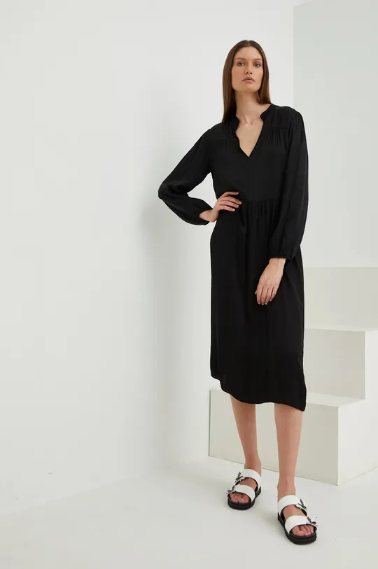 czarny Answear Lab sukienka z jedwabiem silk blend Damski