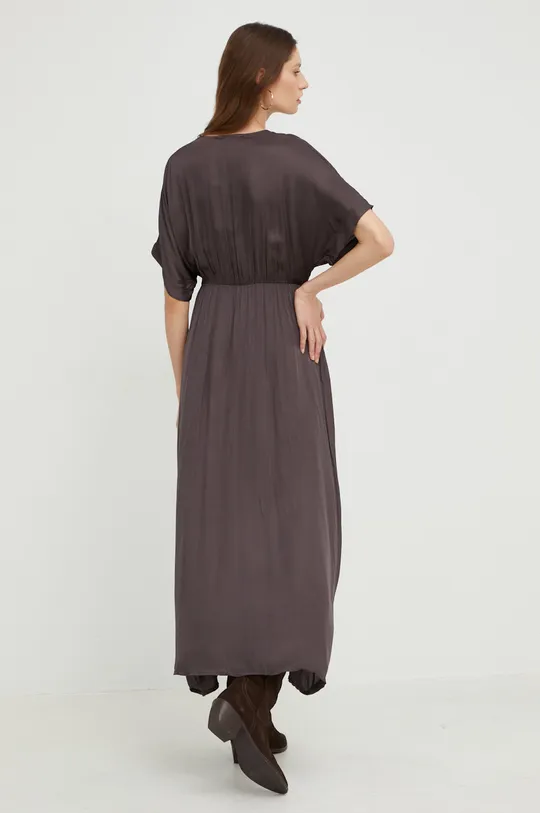 Φόρεμα από συνδυασμό μεταξιού Answear Lab  70% Βισκόζη, 30% Μετάξι
