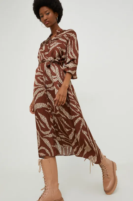 brązowy Answear Lab sukienka z jedwabiem Damski