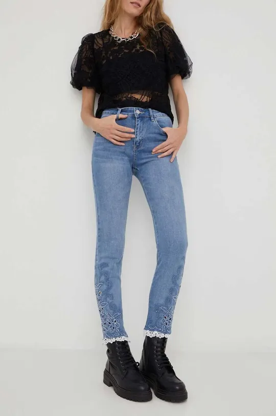 Answear Lab jeansy X kolekcja limitowana BE SHERO niebieski