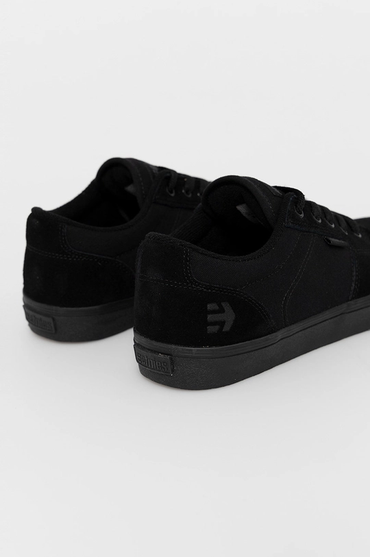 Teniske Etnies  Zunanji del: Tekstilni material, Semiš usnje Notranjost: Tekstilni material Podplat: Sintetični material