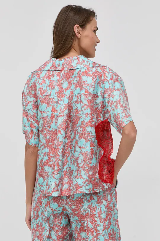 Svilena košulja Beatrice B  Temeljni materijal: 100% Svila Umeci: 80% Viskoza, 20% Poliamid