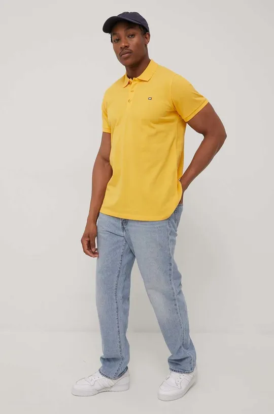 Βαμβακερό μπλουζάκι πόλο Cross Jeans κίτρινο