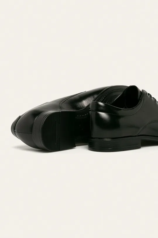 Wojas - Δερμάτινα κλειστά παπούτσια  Πάνω μέρος: Φυσικό δέρμα Εσωτερικό: Υφαντικό υλικό, Φυσικό δέρμα Σόλα: Συνθετικό ύφασμα