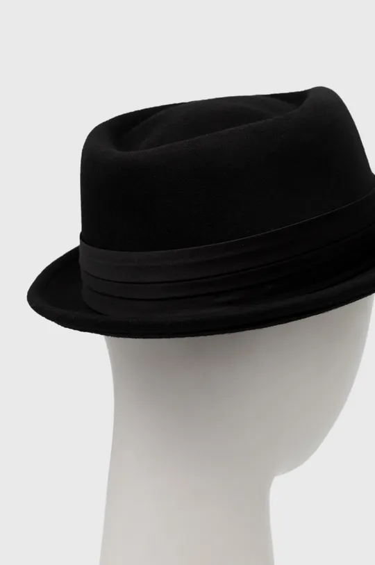 Volnen klobuk Brixton  Glavni material: 100% Volna Podloga: 100% Poliester
