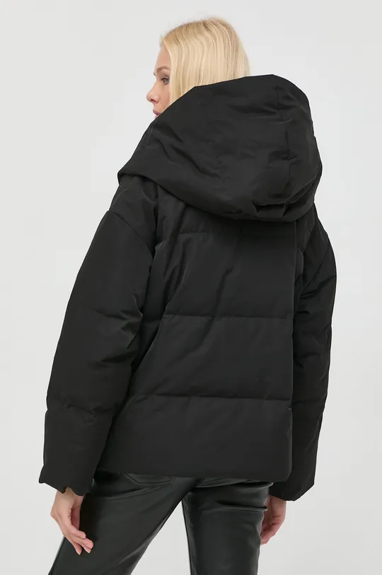 Пуховая куртка Liviana Conti  Основной материал: 100% Полиэстер Подкладка: 100% Полиэстер Наполнитель: 90% Гусиный пух, 10% Перья