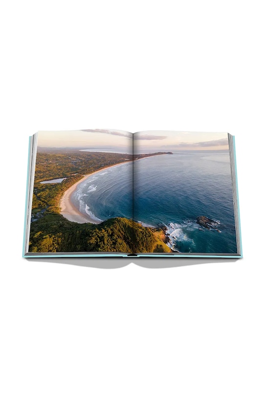 Kniha Assouline Byron Bay by Shannon Fricke, English 9781649802699 vícebarevná