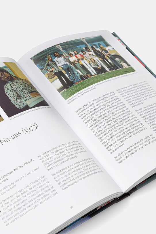 ACC Art Books książka David Bowie: Rock ’n’ Roll with Me by Geoff MacCormack, English 9781788842174 multicolor AA00