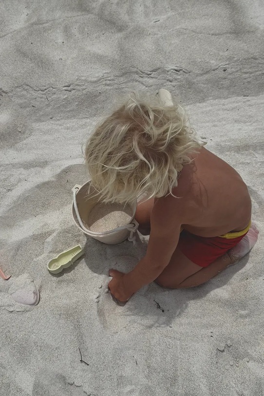 SunnyLife homokozós játékkészlet Silicone Bucket & Spade Set App 6 db S51SSBML