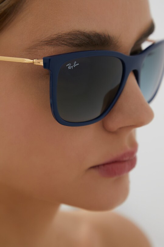 Слънчеви очила Ray-Ban 0RB4344.65353M
