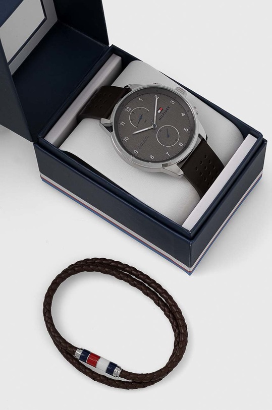 Tommy Hilfiger karóra és karkötő barna 2770047