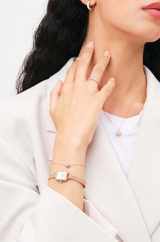 Часы Daniel Wellington золотой DW00100731