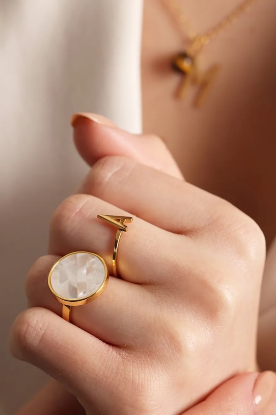 Серебряное кольцо с позолотой Design Letters 90605001PEARL золотой AA00