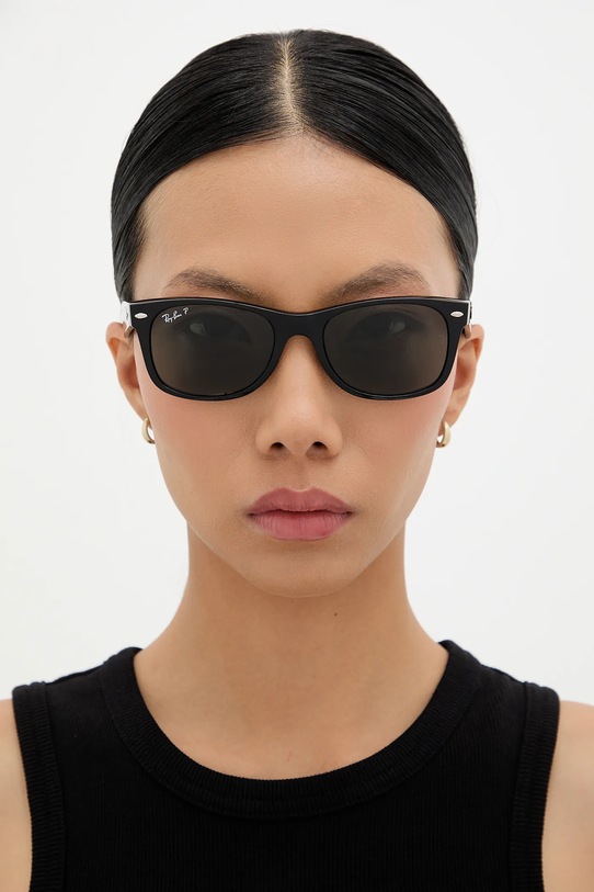 Ray-Ban – Okulary NEW WAYFARER RB2132.901/58.55 czarny