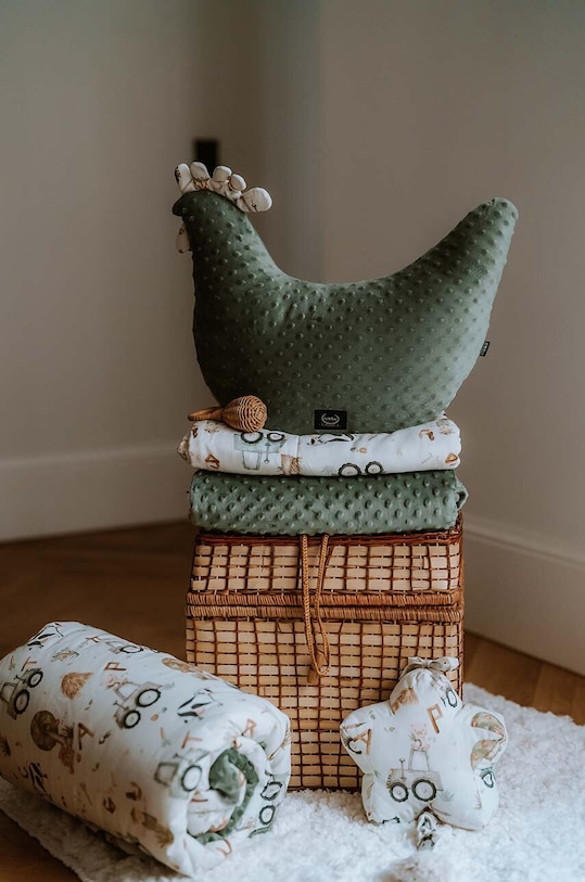 La Millou poduszka do karmienia Babci Dany Minky ABC FARM Produkt niemowlęcy zielony 136490.Poduszka.Kura.Ba