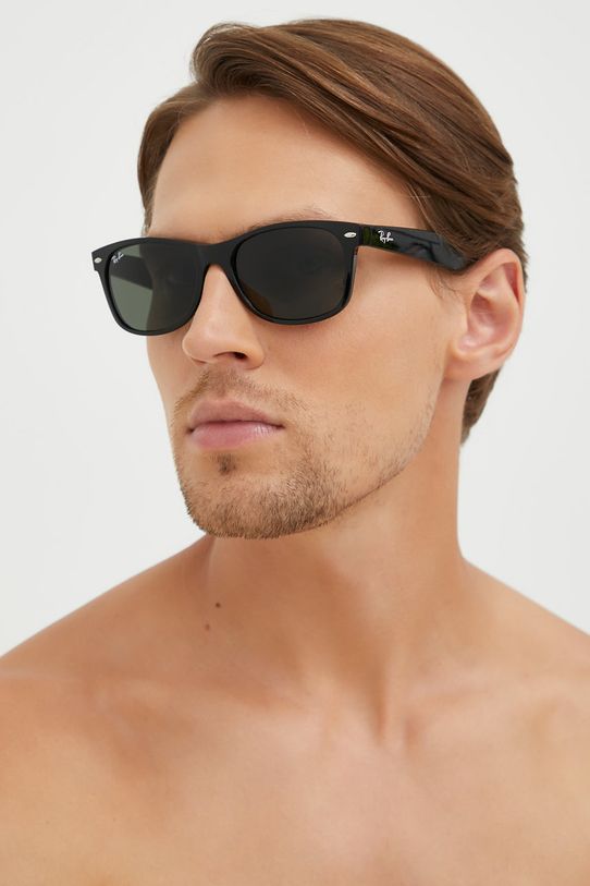 Ray-Ban – Okulary NEW WAYFARER czarny 0RB2132.901L