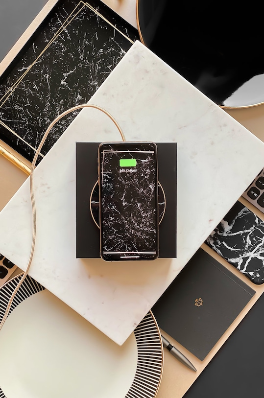 Marie Wolt - Ασύρματος φορτιστής 1003G