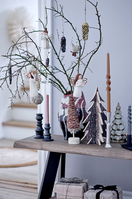 Salon i sypialnia Bloomingville świecznik dekoracyjny 82050129 czarny