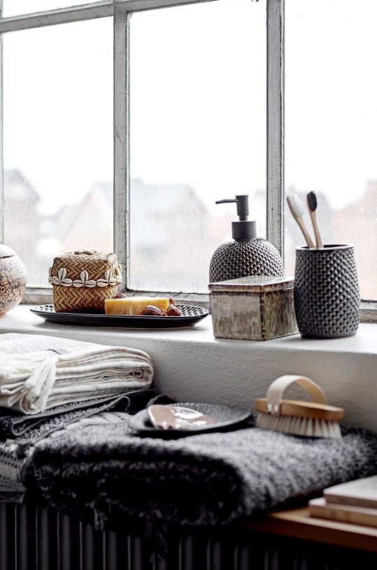 Bloomingville szczotka do masażu na sucho 82047927