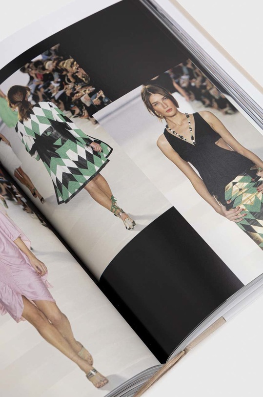 Lifestyle Thames & Hudson Ltd książka Chloe Catwalk, Lou Stoppard 9780500023839 multicolor