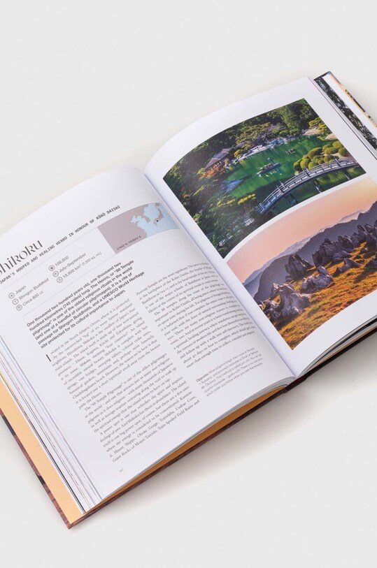 The Ivy Press książka The Planet's Most Spiritual Places, Malcolm Croft 9780711282131 multicolor AA00