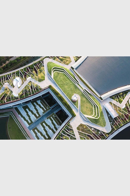 Knjiga QeeBoo Urban Oasis : Parks and Green Projects around the World, Jessica Jungbauer, English TE1174 šarena