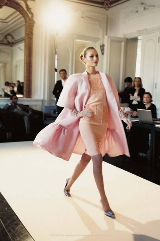 Kniha QeeBoo Valentino: Themes and Variations, Pamela Golbin, English viacfarebná RI1046