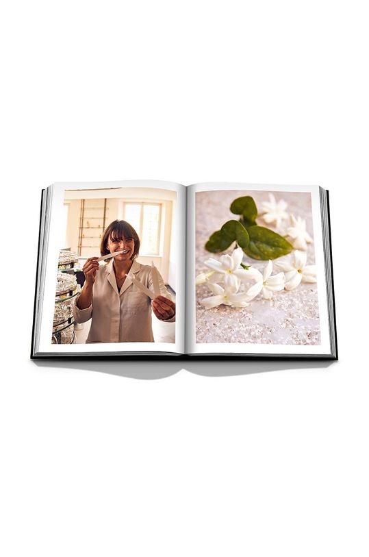 Assouline książka Louis Vuitton Manufacture by Nicholas Foulkes, English 9781649800763