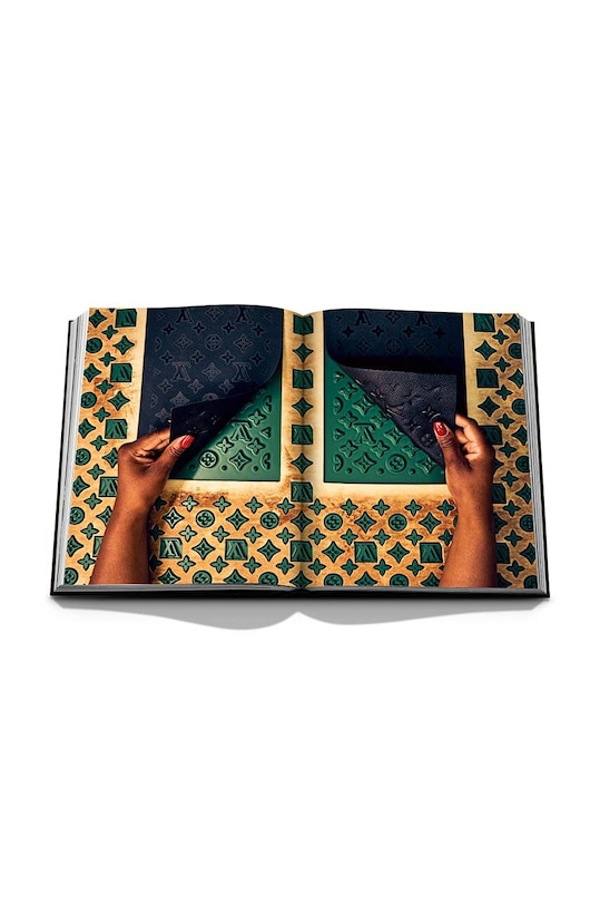 Knjiga Assouline Louis Vuitton Manufacture by Nicholas Foulkes, English 9781649800763
