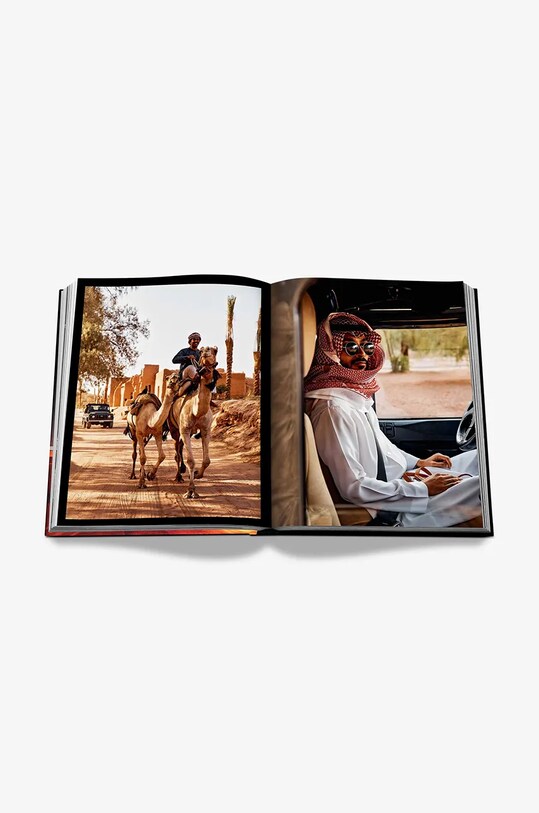 Лайфстайл Книга Assouline AlUla Old Town by Doktor Abdullah bin Mohammed bin Salih bin Nasif, English 9781649803375 барвистий